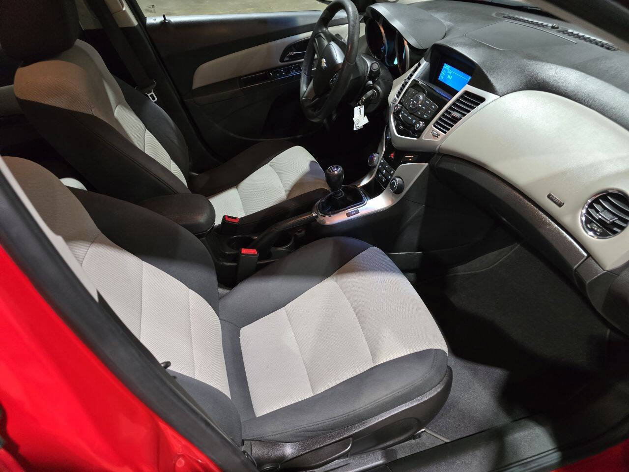 Used 2016 Chevrolet Cruze LS FWD image 34