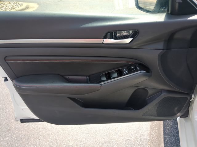Used 2023 Nissan Altima 2.5 SR w/ SR Premium Package FWD image 12