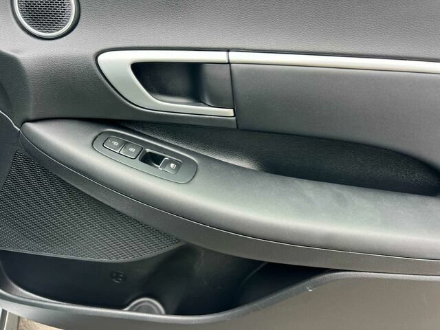 Used 2025 Hyundai Sonata SEL FWD image 20