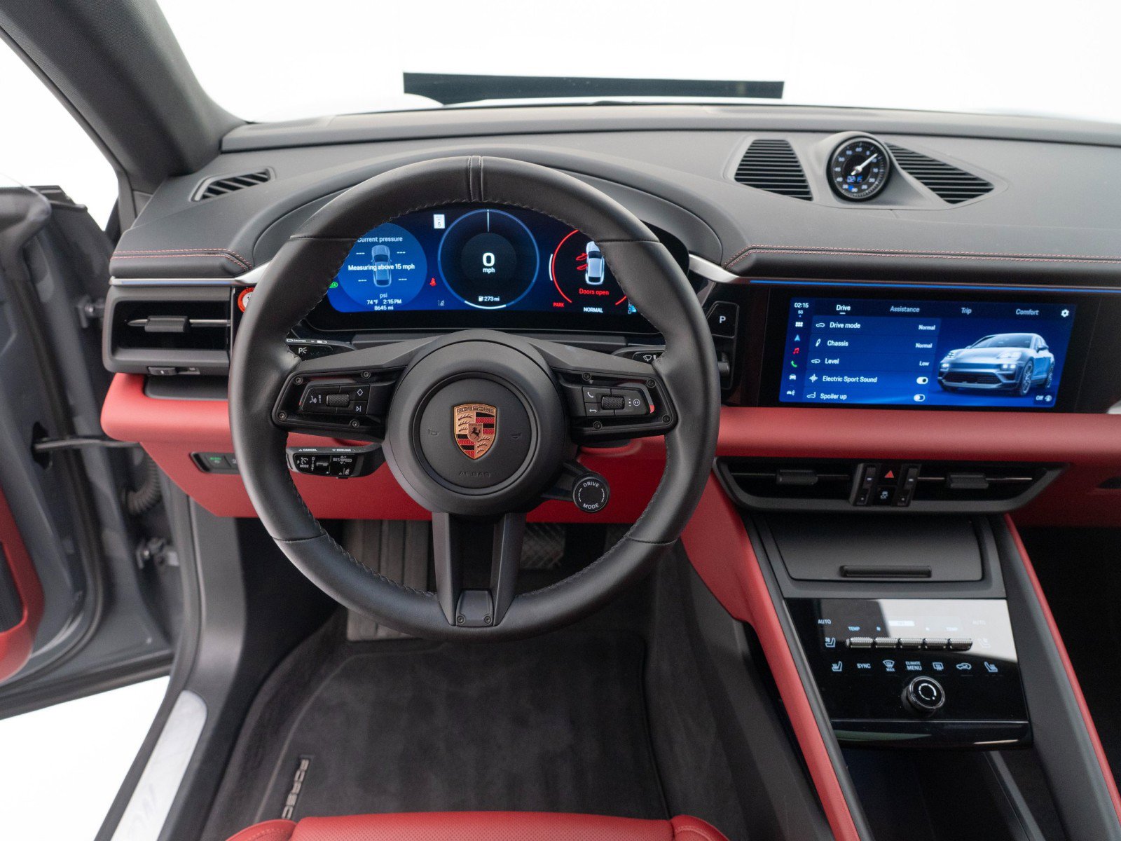 Certified 2025 Porsche Macan Electric image 33