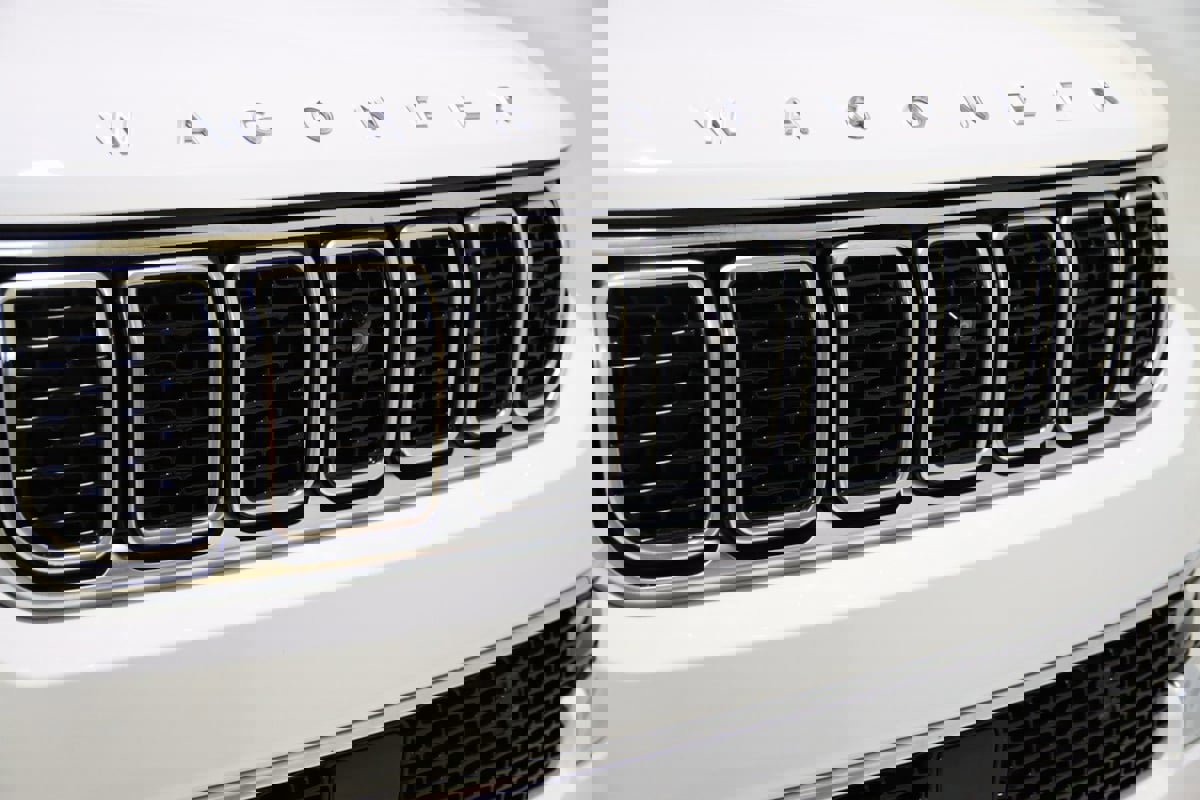 Used 2022 Jeep Wagoneer Series III w/ Premium Group I image 27