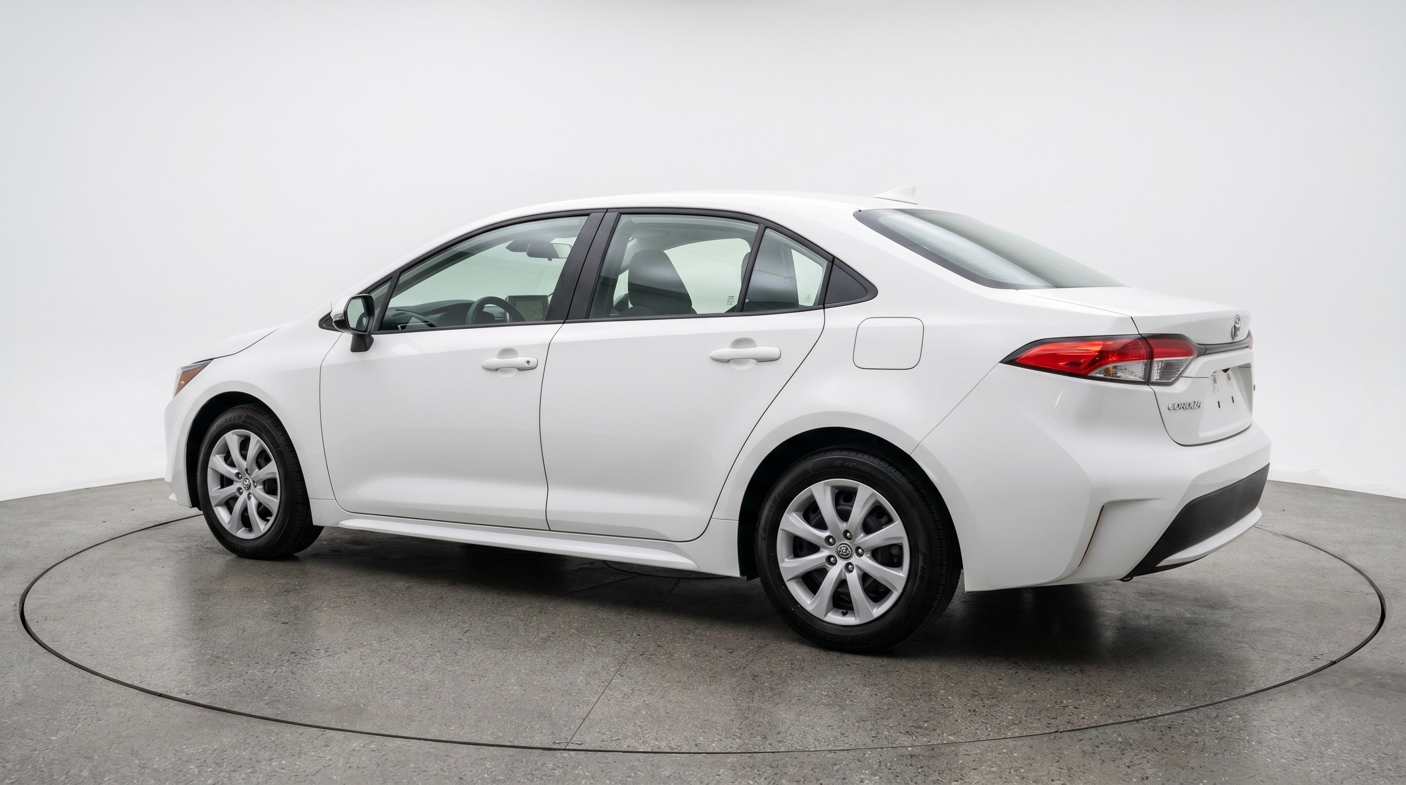 Used 2025 Toyota Corolla LE FWD image 6