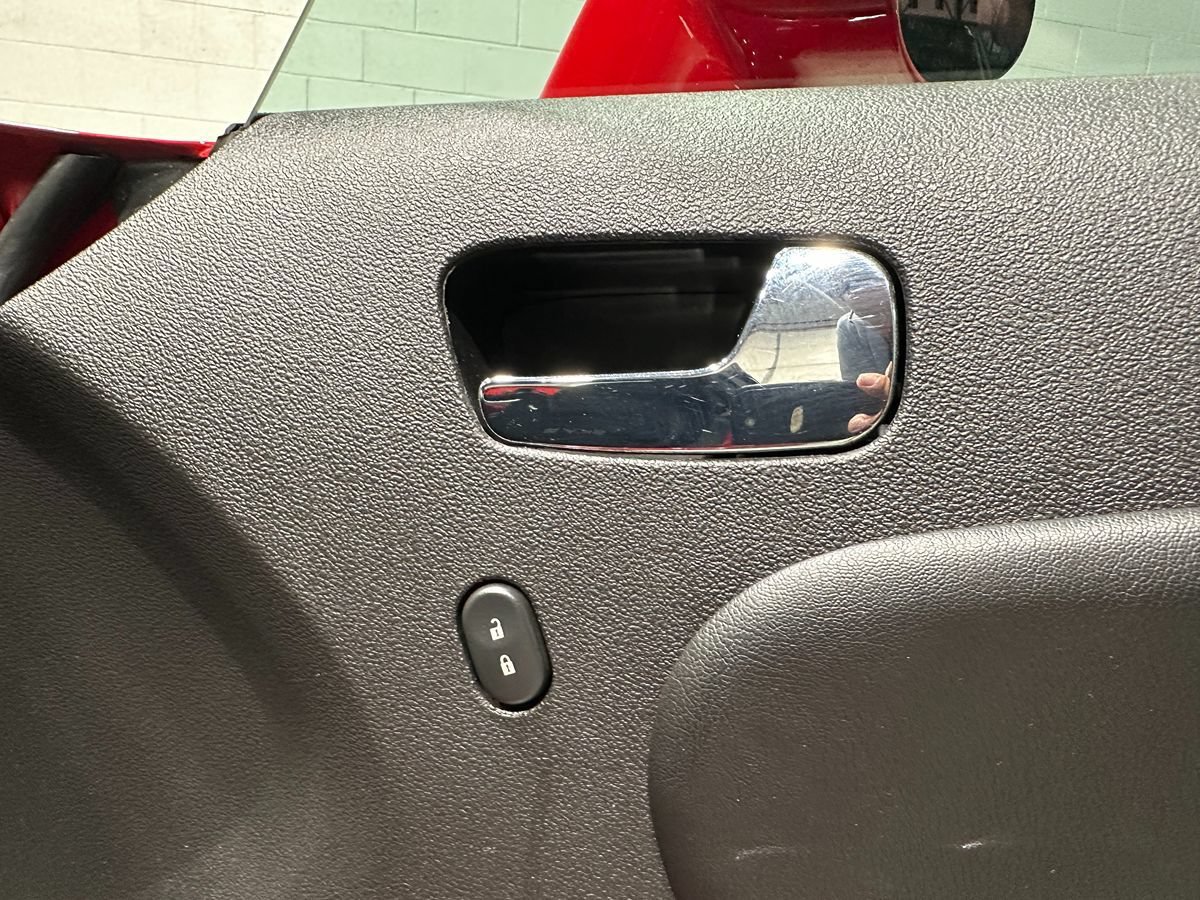 Used 2008 Saturn Sky Red Line RWD image 12