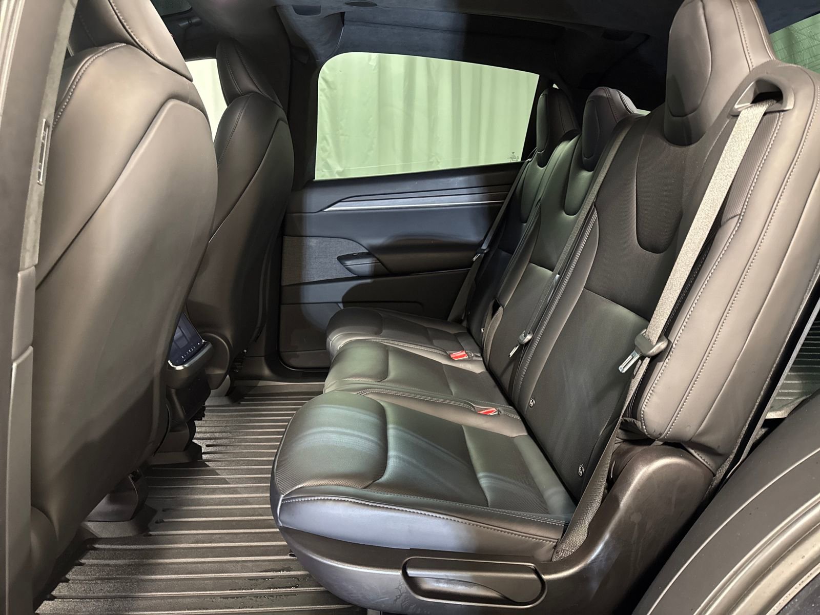 Used 2024 Tesla Model X image 5