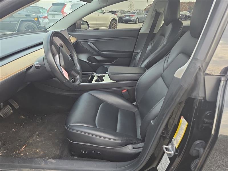 Used 2019 Tesla Model 3 Standard Range Plus image 6