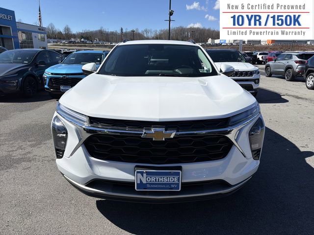 Used 2024 Chevrolet Trax LT w/ LT Convenience Package image 2