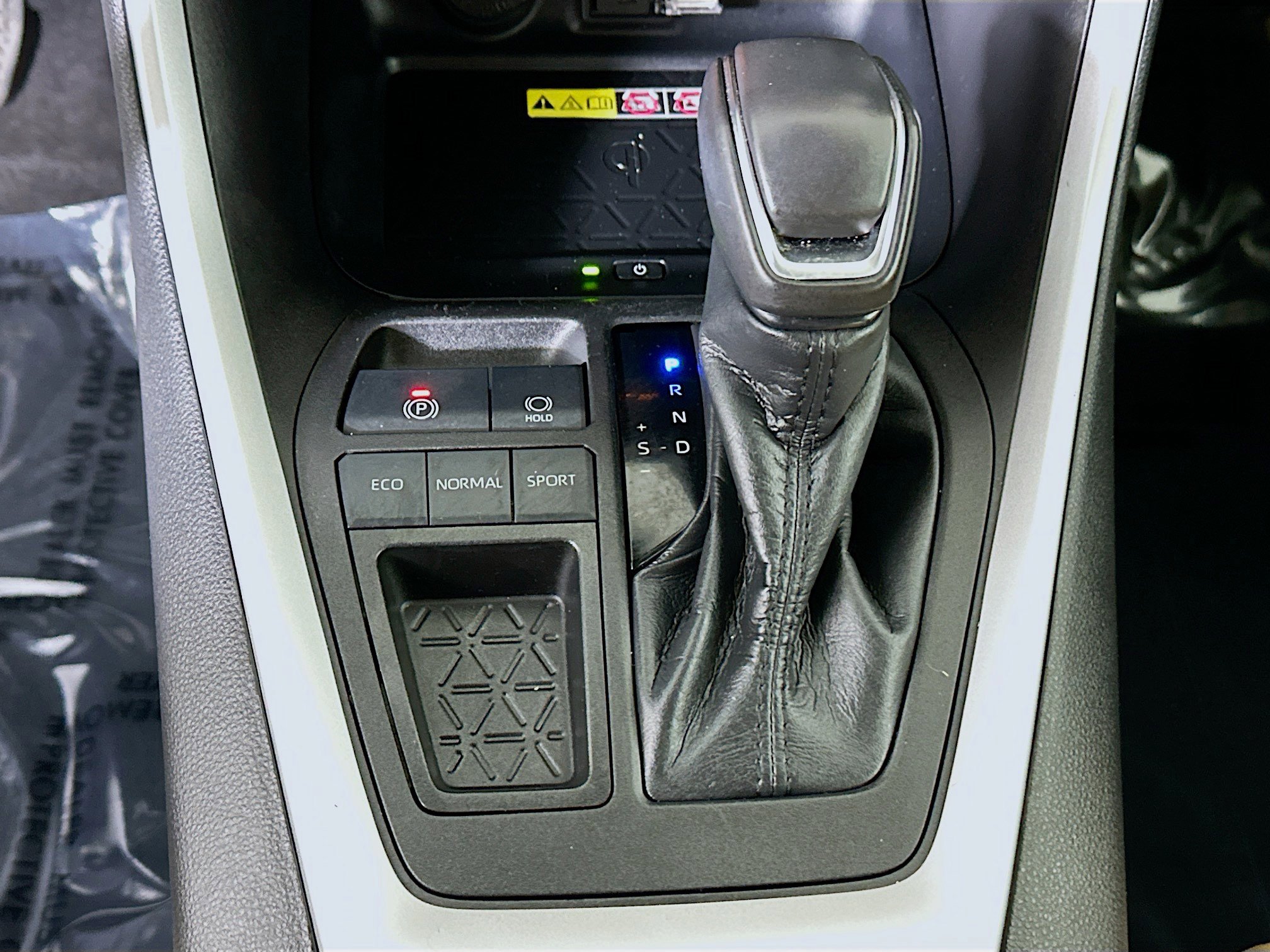 Used 2022 Toyota RAV4 XLE Premium FWD image 21