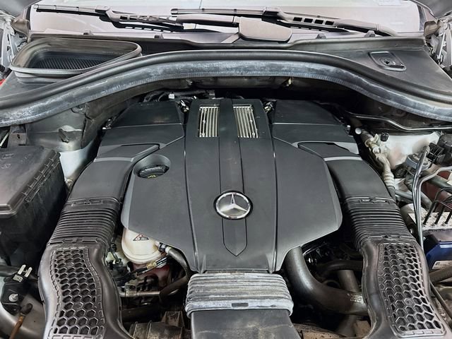 Used 2017 Mercedes-Benz GLS 450 4MATIC image 32