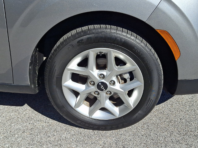 Used 2023 Kia Soul LX w/ LX Technology Package FWD image 8