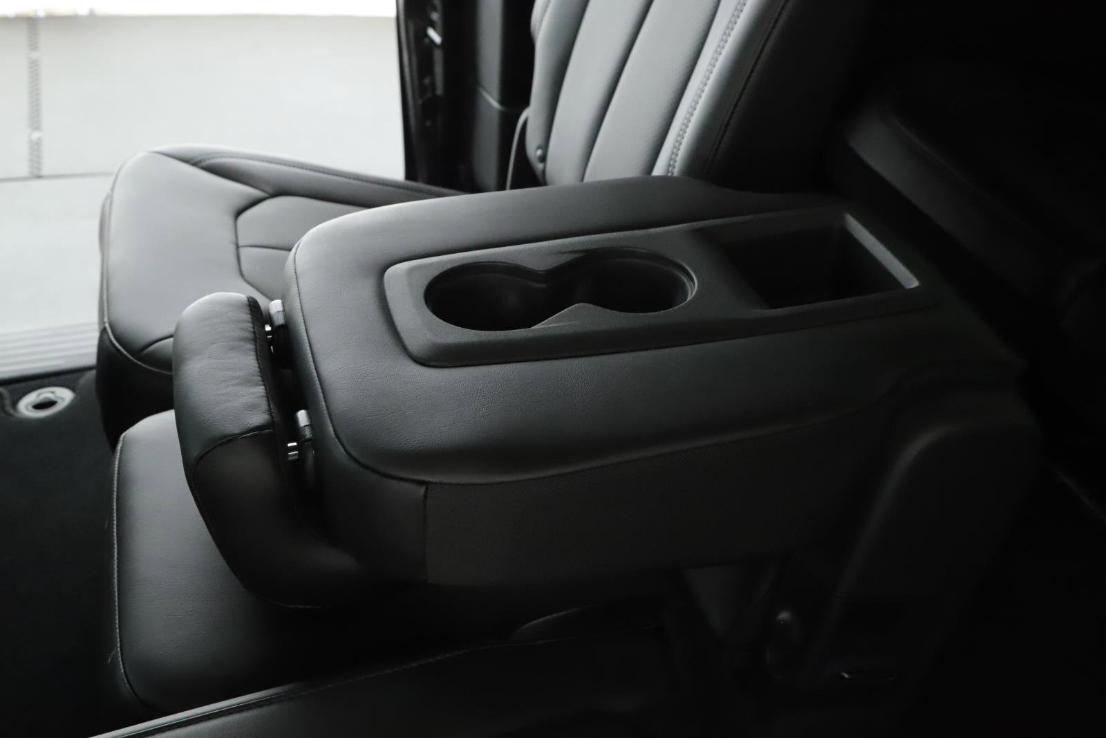 New 2026 Chrysler Pacifica Select image 7