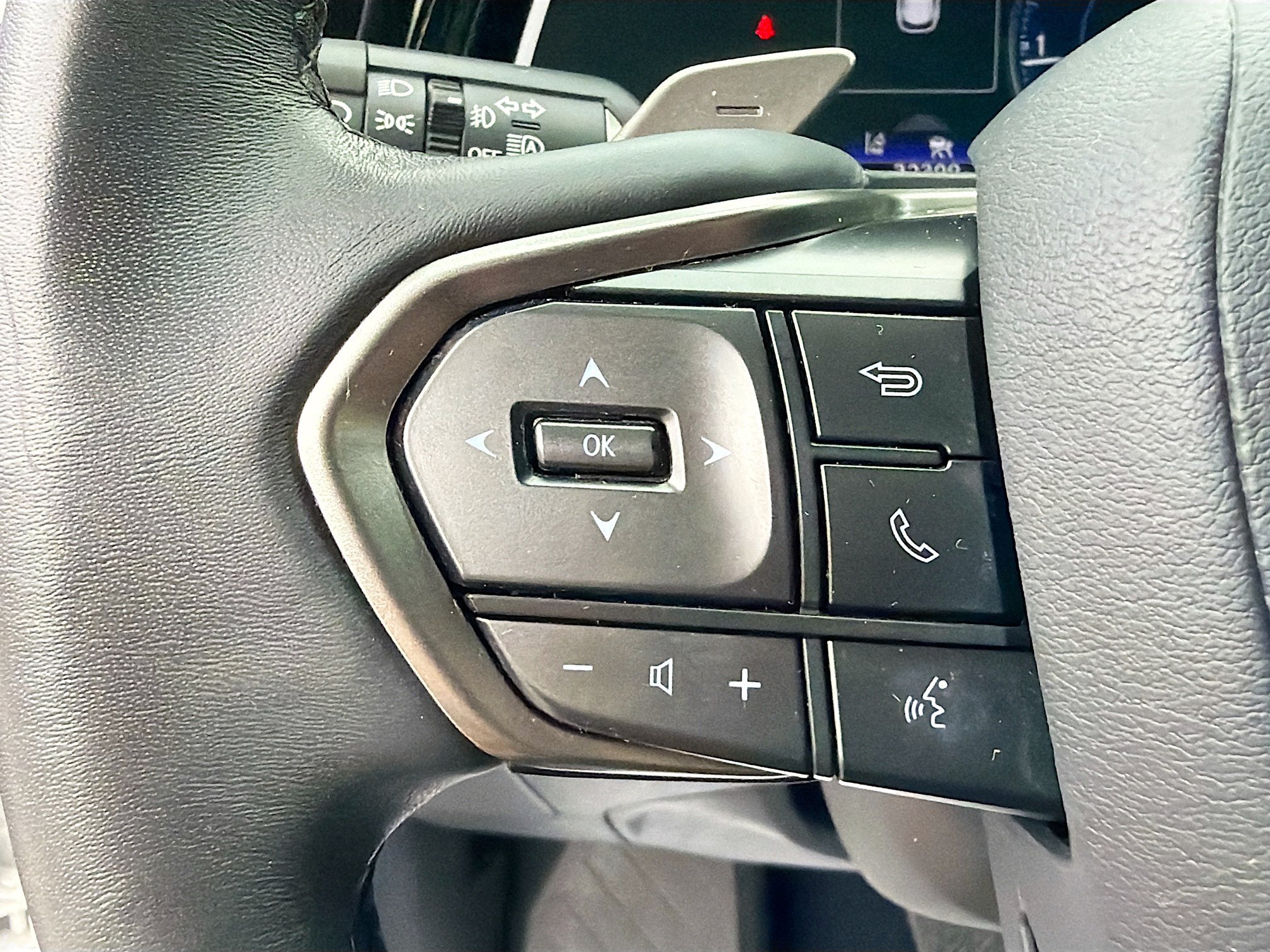 Used 2024 Lexus RX 350 FWD w/ Technology Package image 37