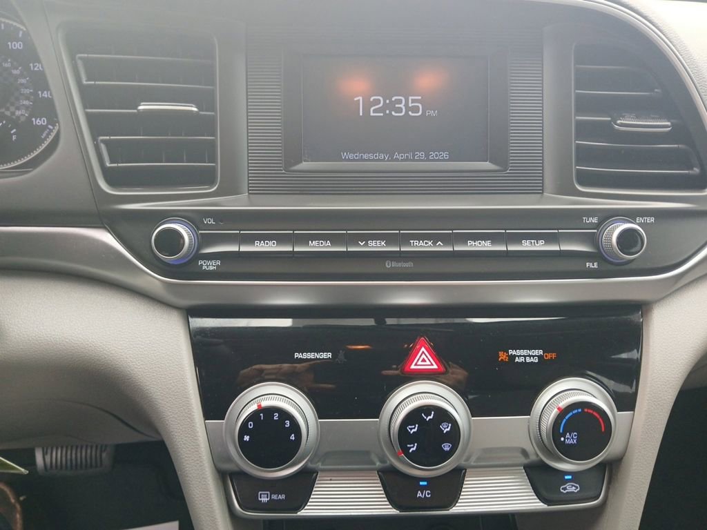 Used 2019 Hyundai Elantra SE FWD image 17