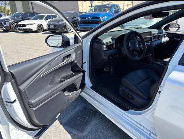 Used 2025 Toyota Camry XSE FWD image 6