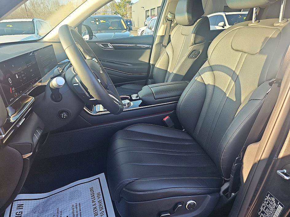 Used 2025 Genesis GV80 2.5T Standard image 16