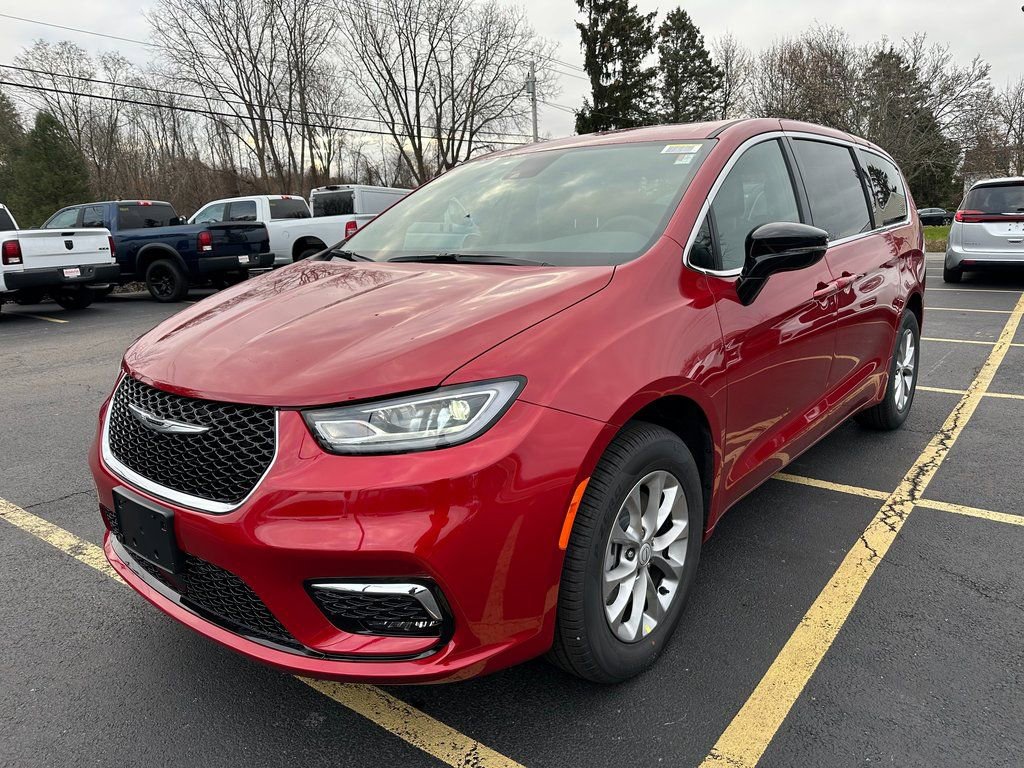 New 2026 Chrysler Pacifica Select image 5