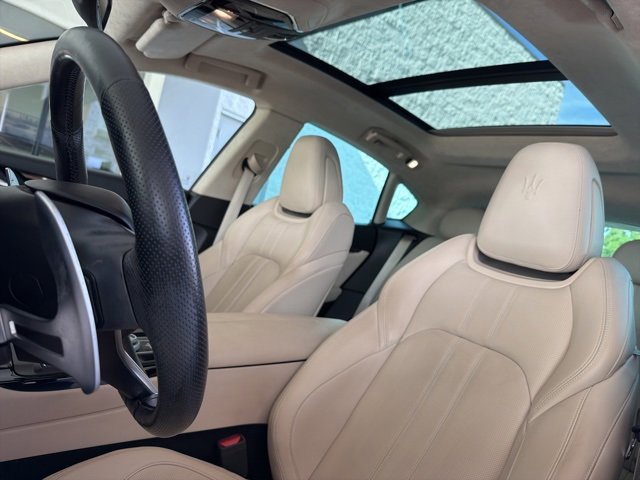 Certified 2022 Maserati Levante Modena image 16