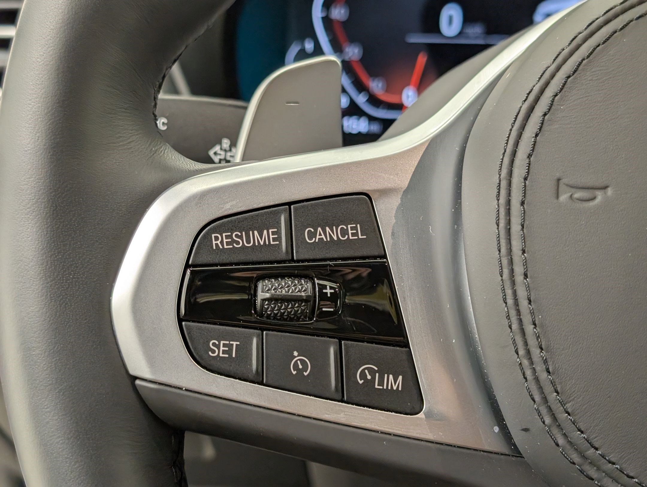 Certified 2025 BMW X4 xDrive30i w/ Premium Package image 18