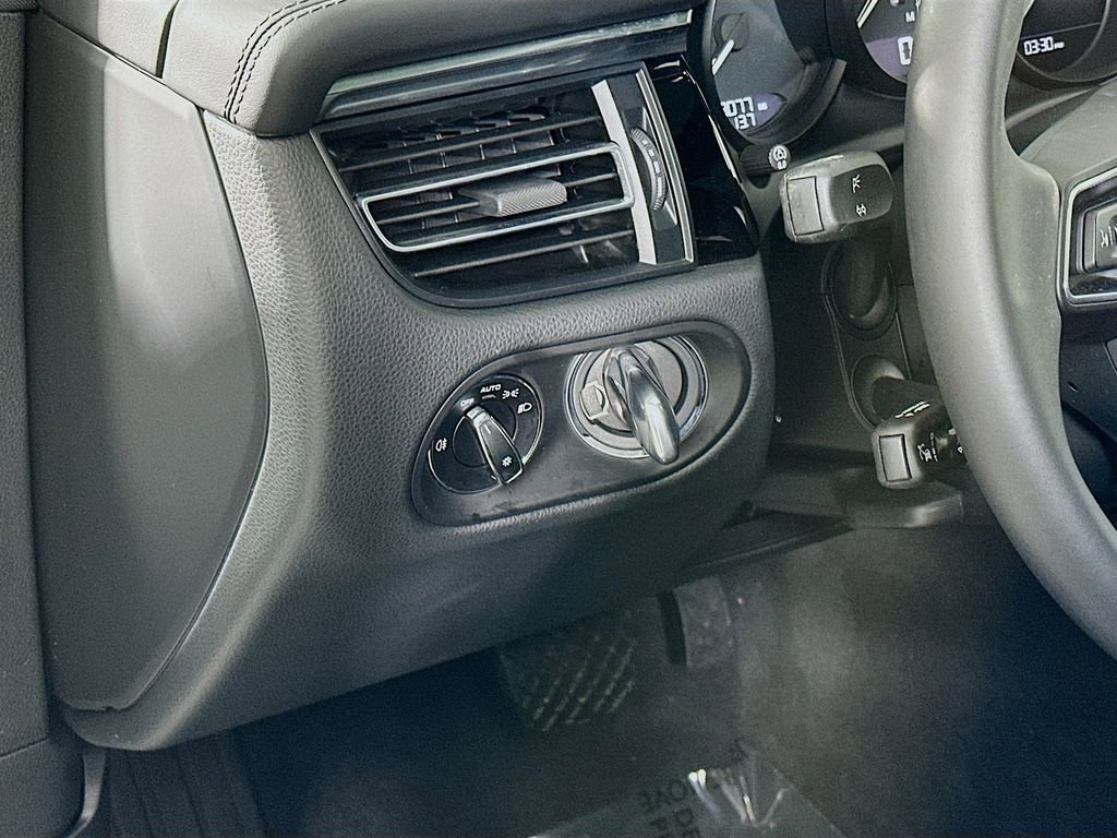 New 2025 Porsche Macan image 11