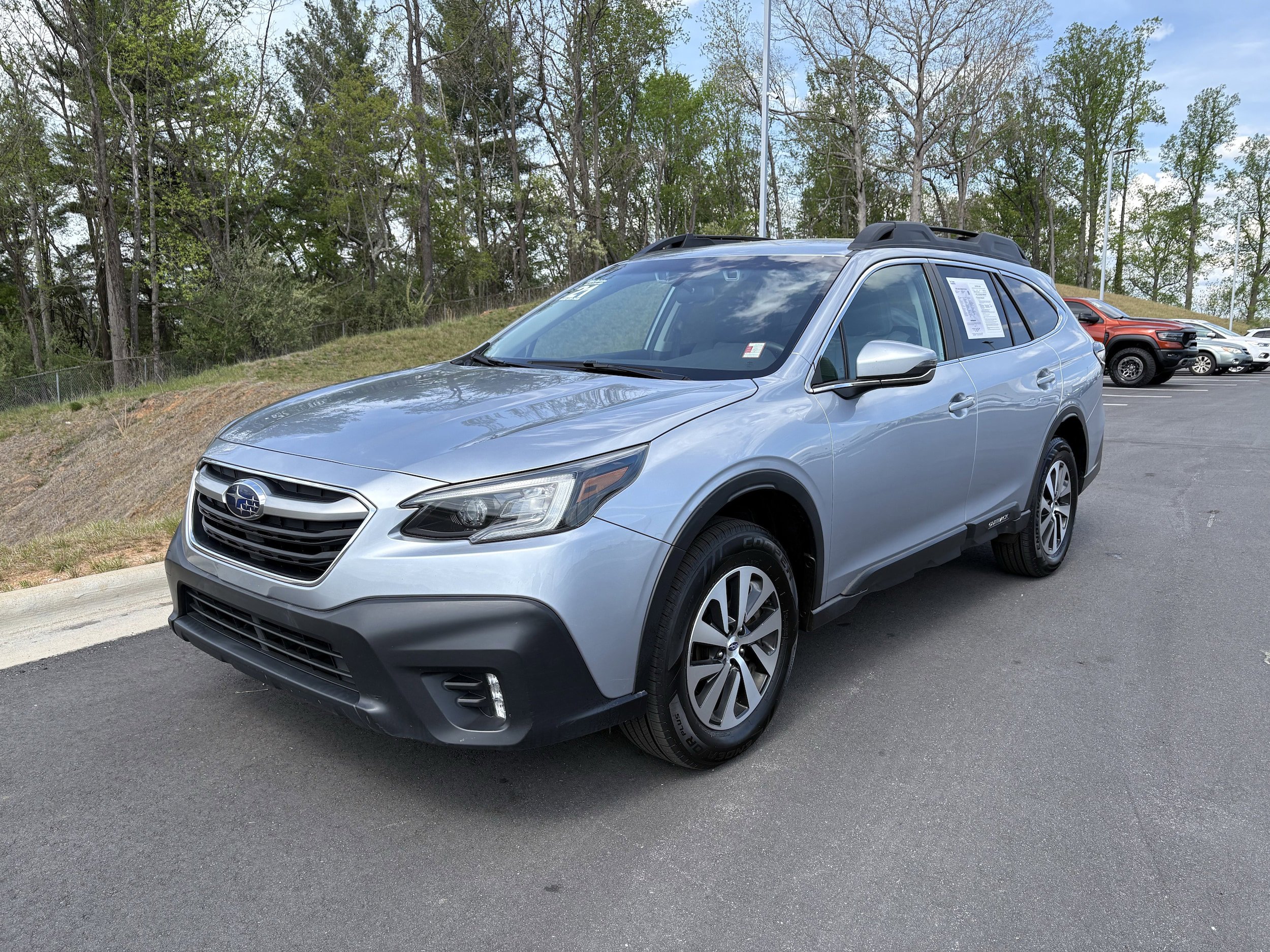 Used 2021 Subaru Outback Premium image 6
