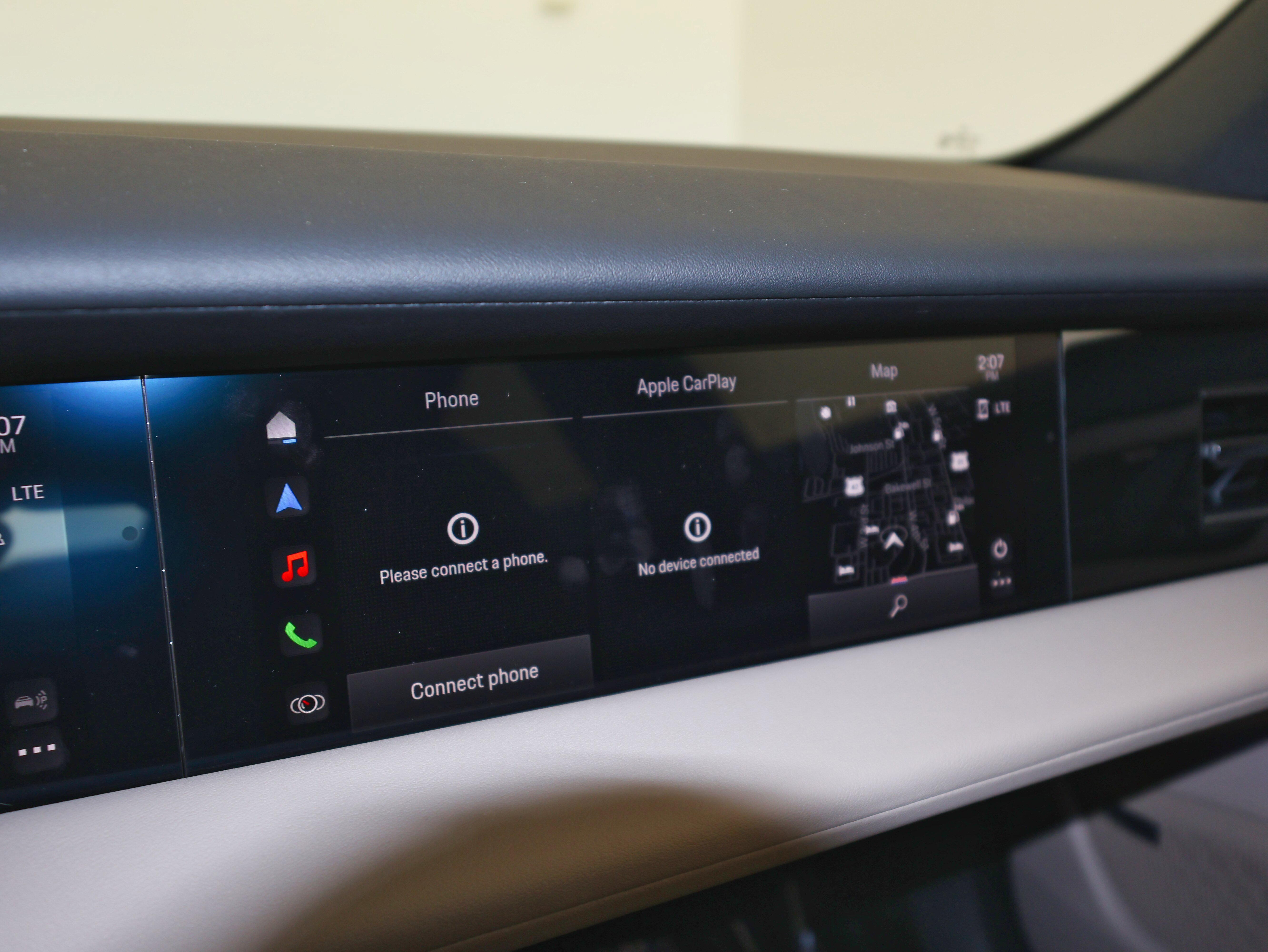 Used 2022 Porsche Taycan 4S image 36