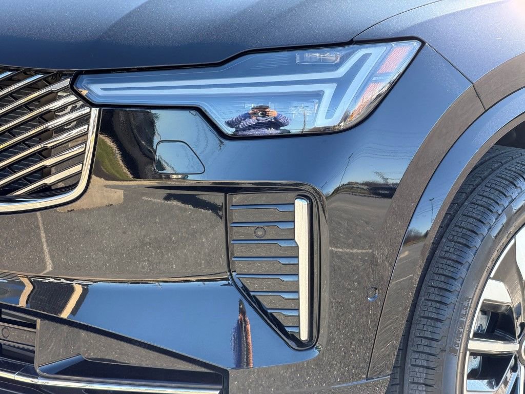 Certified 2025 Volvo XC90 T8 Ultra w/ Protection Package Premier image 7