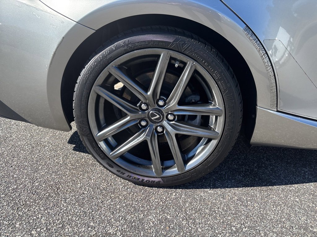 Used 2017 Lexus IS 200t image 11