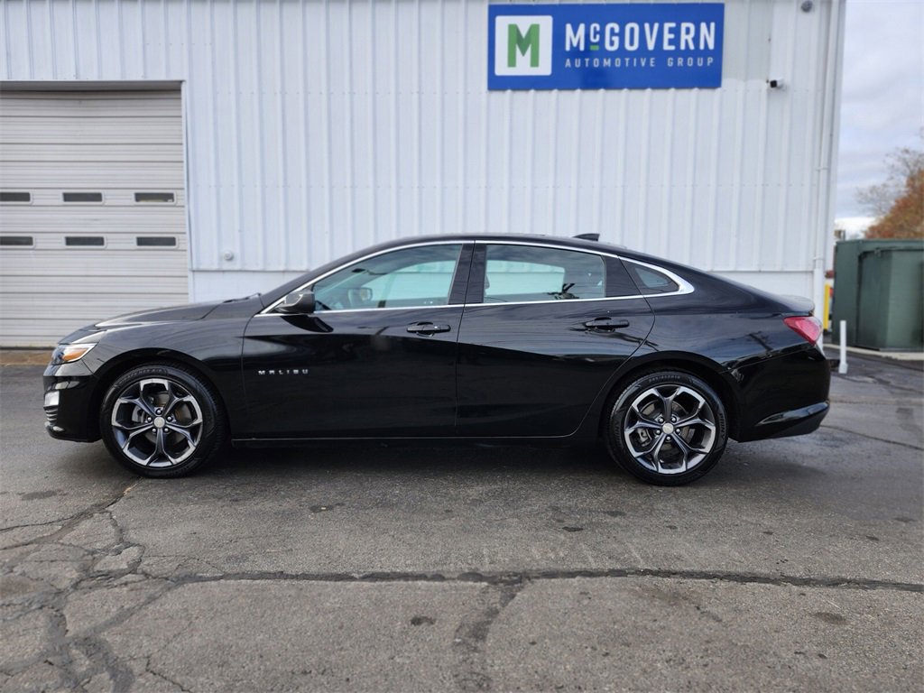 Used 2022 Chevrolet Malibu LT image 2