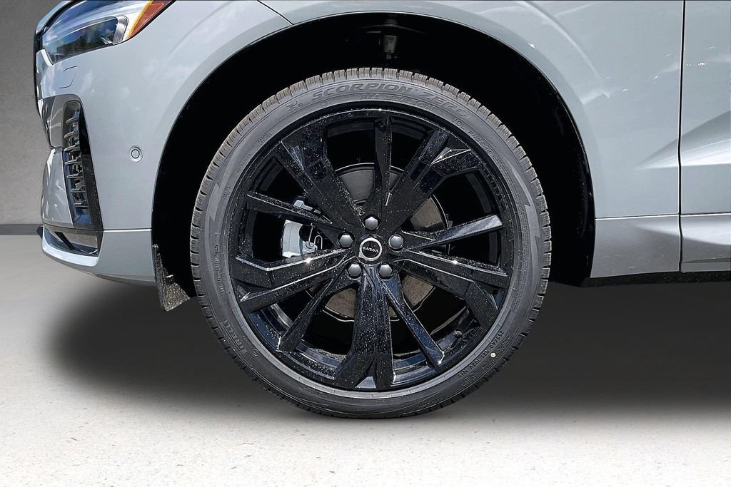 New 2026 Volvo XC60 B5 Ultra w/ Protection Package Premier AWD/4WD image 13