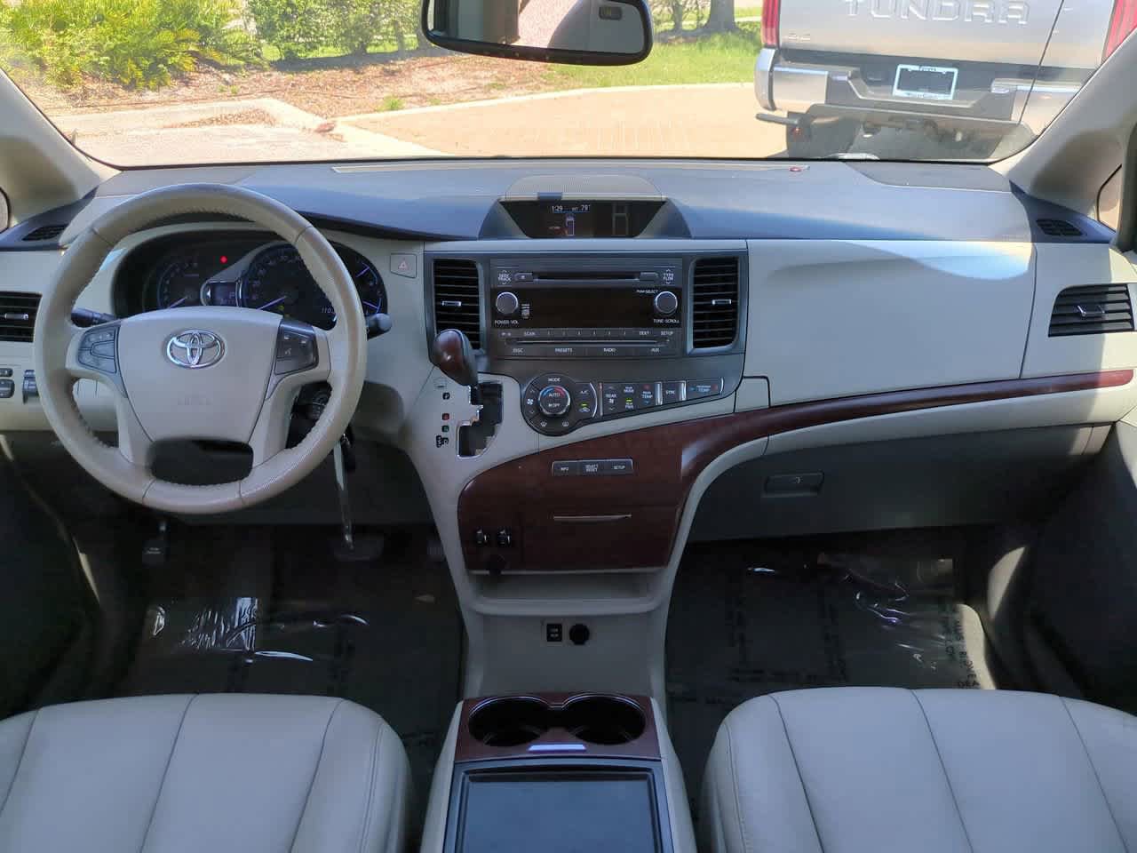 Used 2014 Toyota Sienna XLE image 15