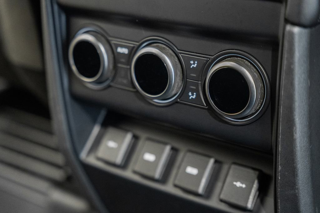 Used 2020 Land Rover Defender 110 HSE image 34