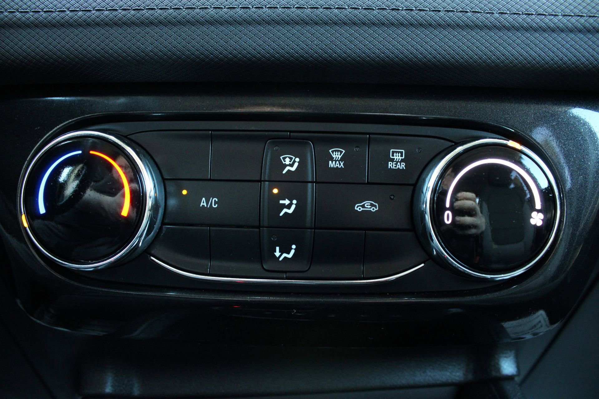 Used 2024 Chevrolet TrailBlazer LT image 30