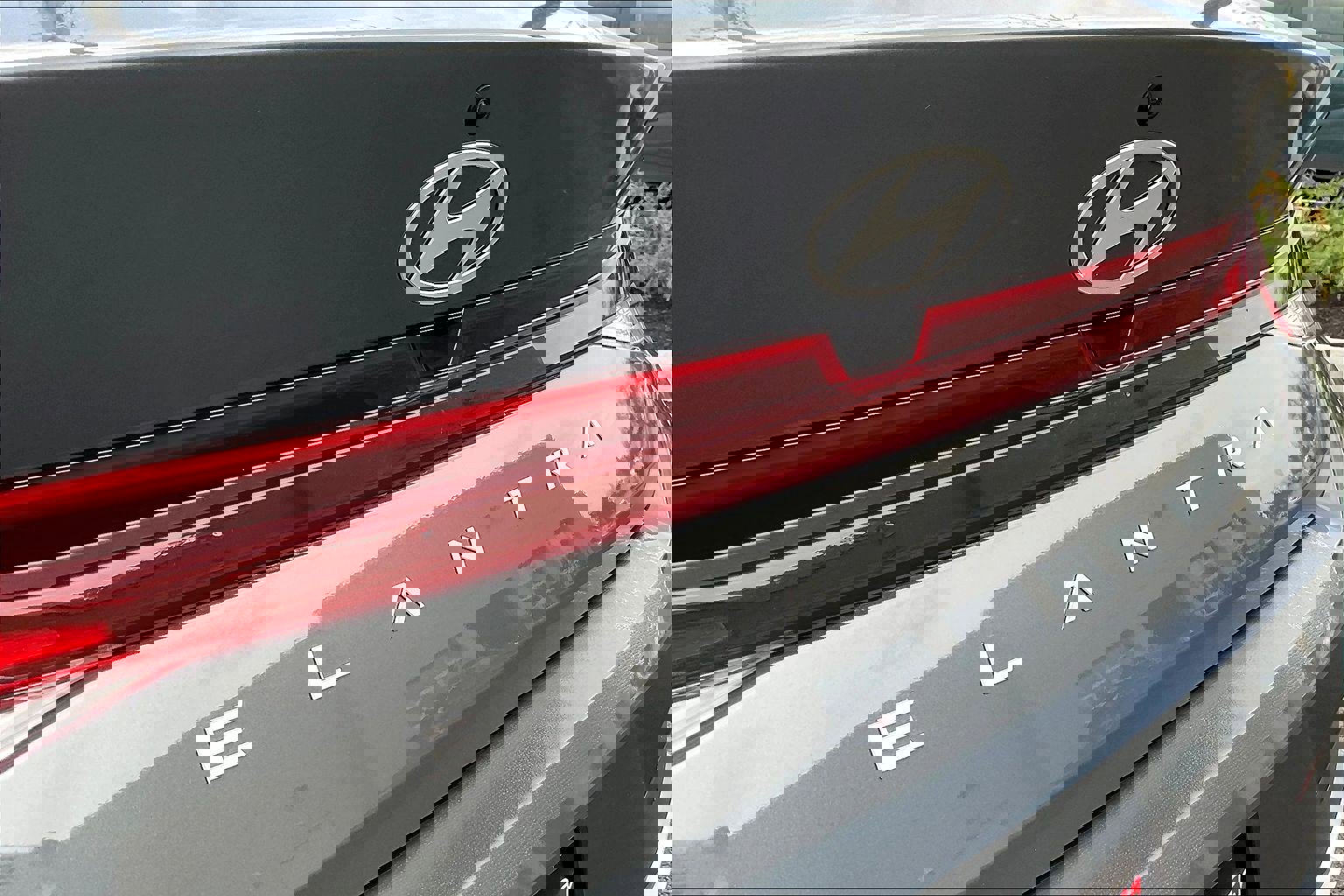 Certified 2025 Hyundai Elantra SE image 24