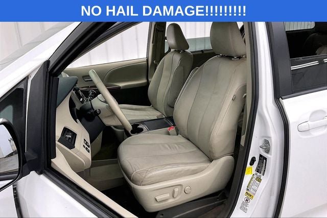 Used 2012 Toyota Sienna XLE w/ Entertainment Pkg FWD image 8