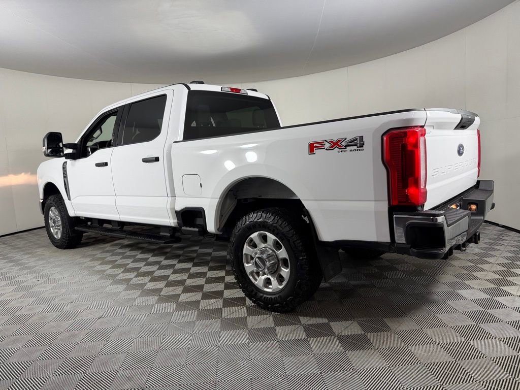 Used 2024 Ford F350 XLT w/ FX4 Off-Road Package image 8