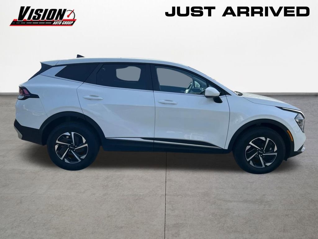 Certified 2025 Kia Sportage LX image 4