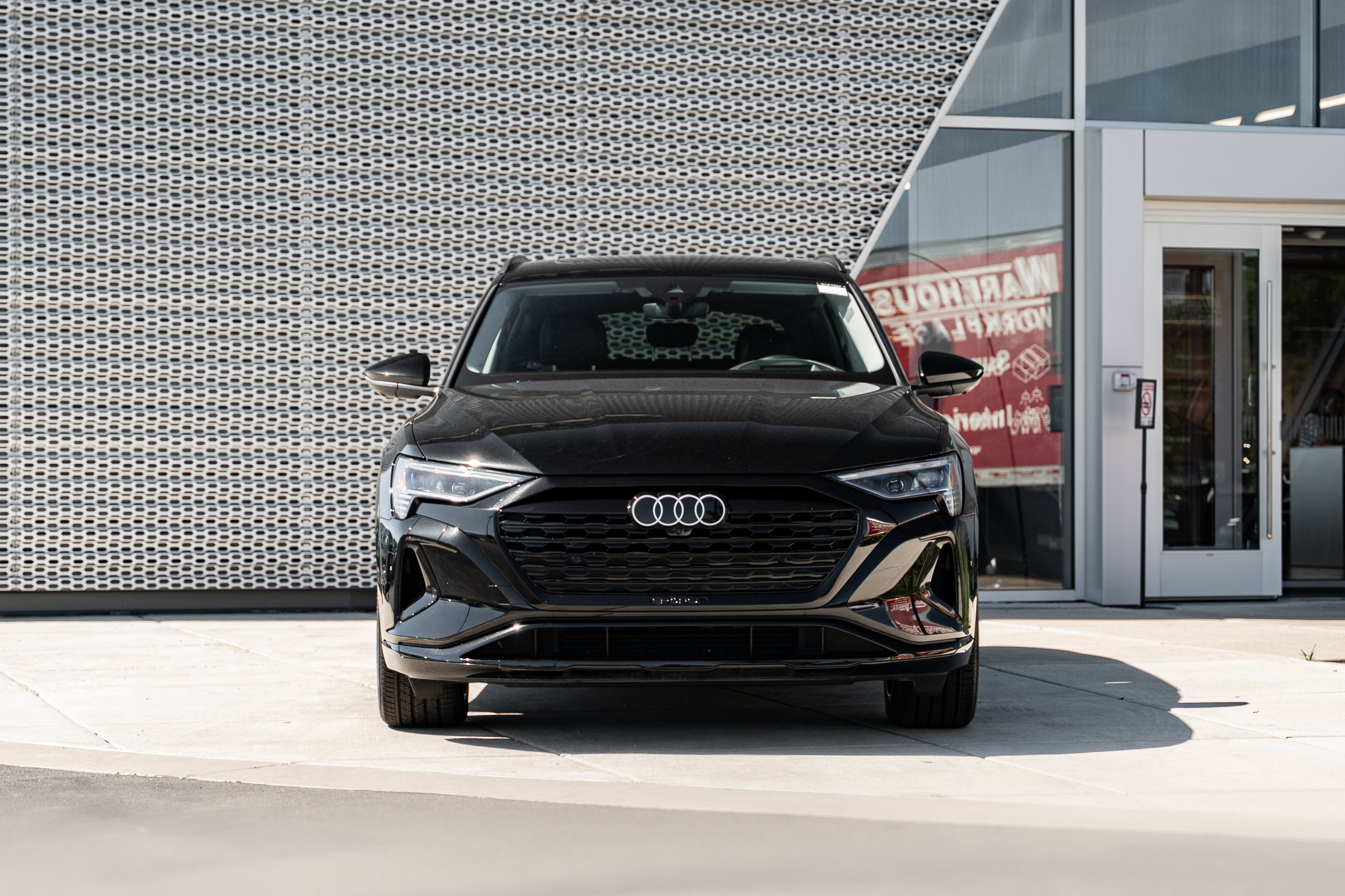 Certified 2024 Audi Q8 e-tron Prestige w/ Prestige Package AWD/4WD image 36