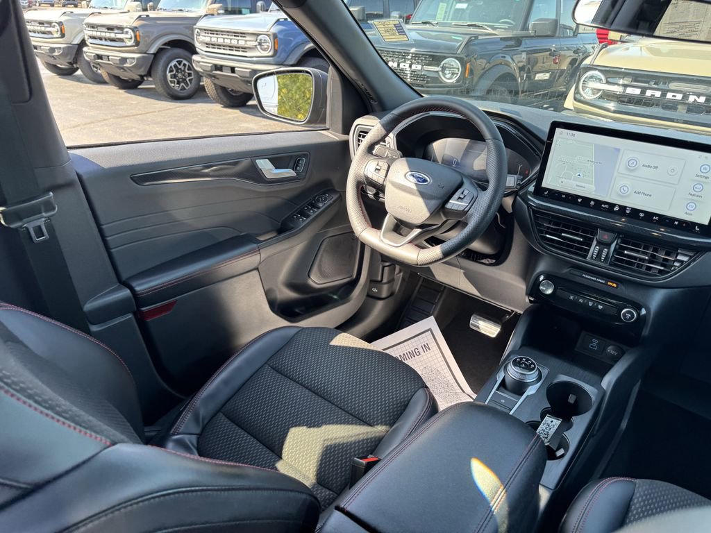 Certified 2023 Ford Escape ST-Line w/ Tech Pack #1 image 6