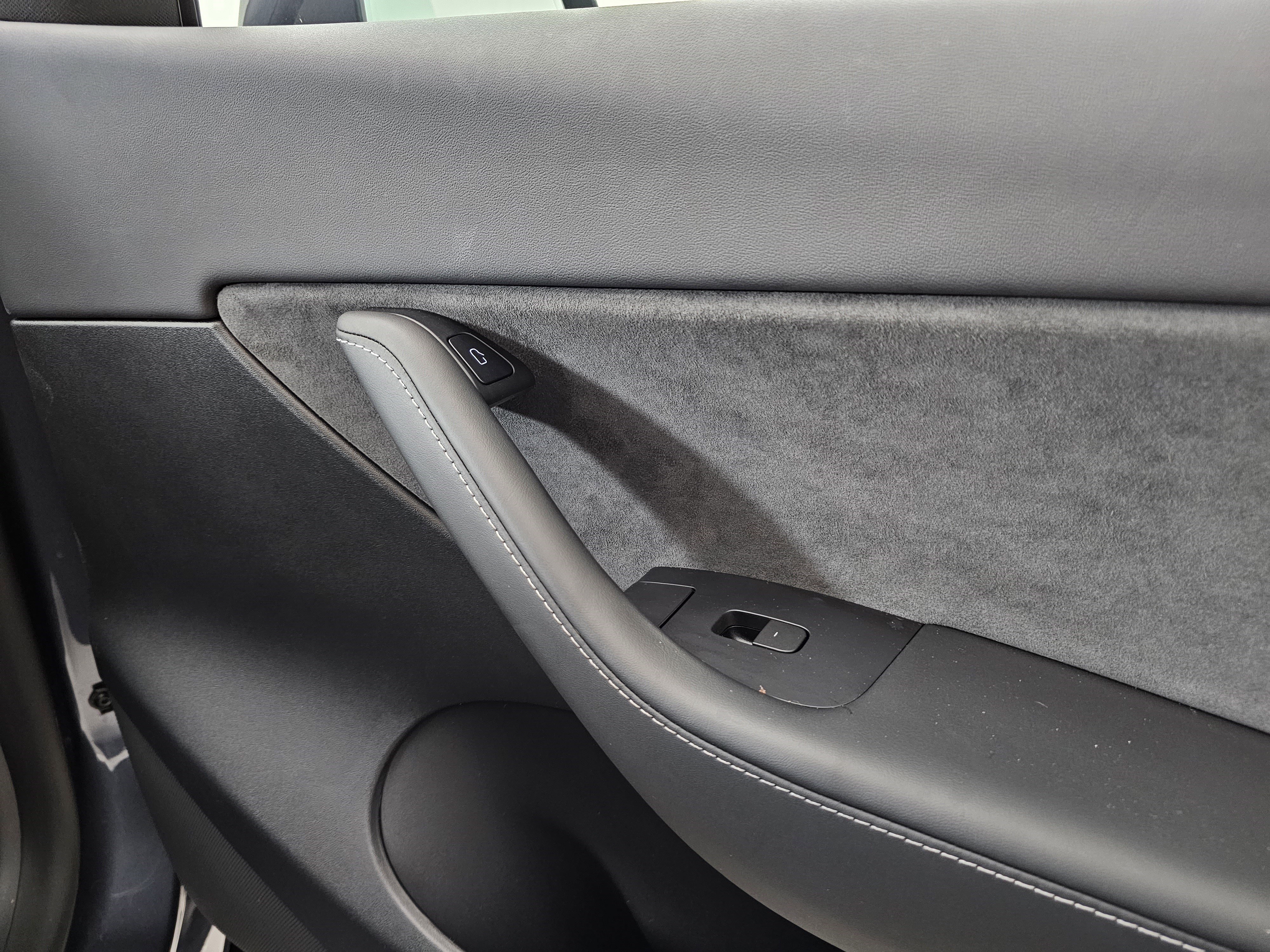 Used 2022 Tesla Model Y Performance image 17