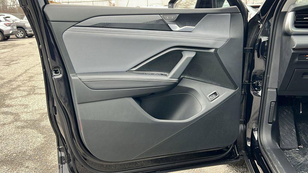 New 2026 Volkswagen Tiguan SE image 17