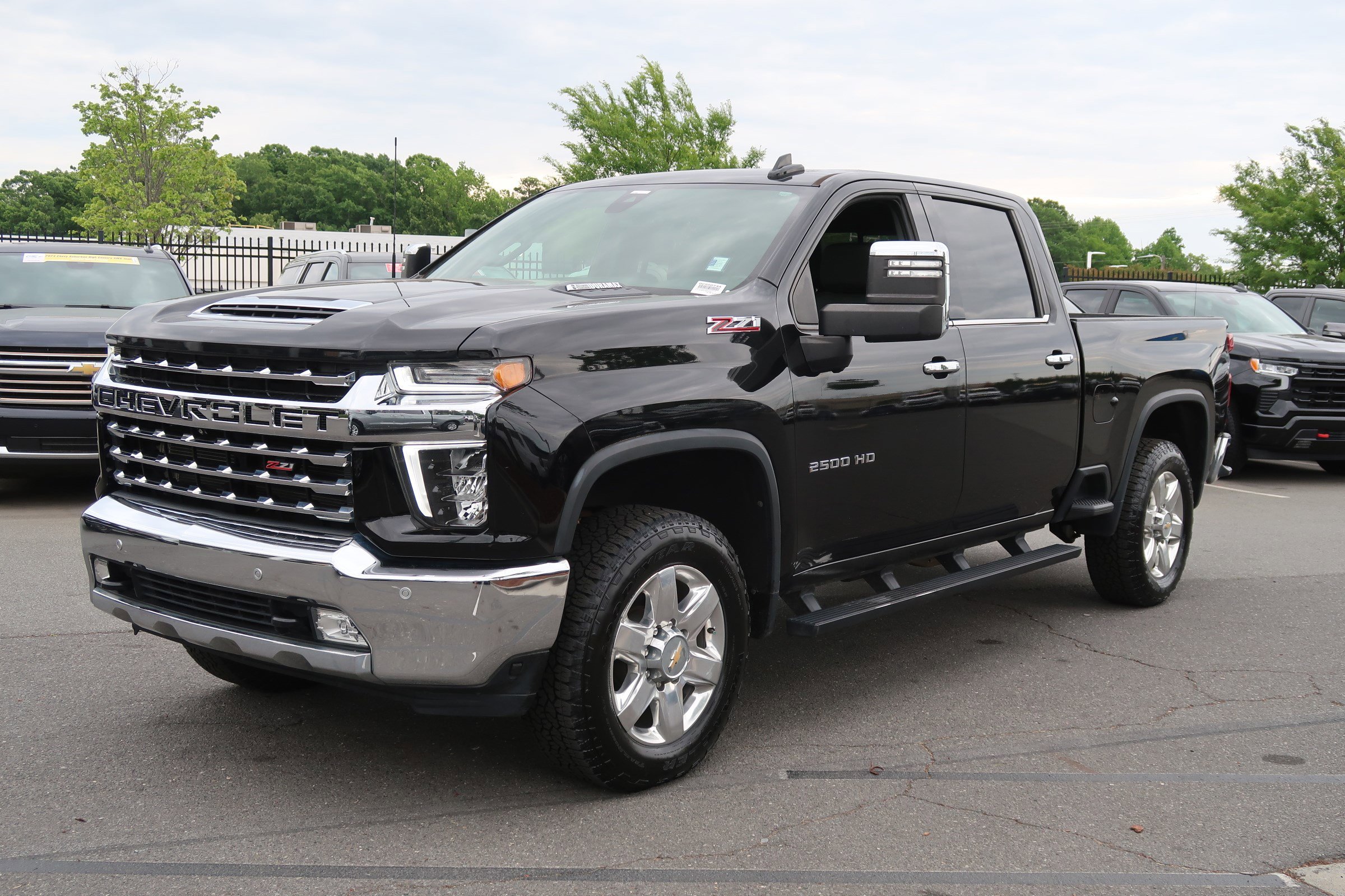 Used 2021 Chevrolet Silverado 2500 LTZ w/ LTZ Plus Package AWD/4WD image 5