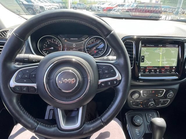 Used 2021 Jeep Compass Limited w/ Elite Exterior Group AWD/4WD image 13