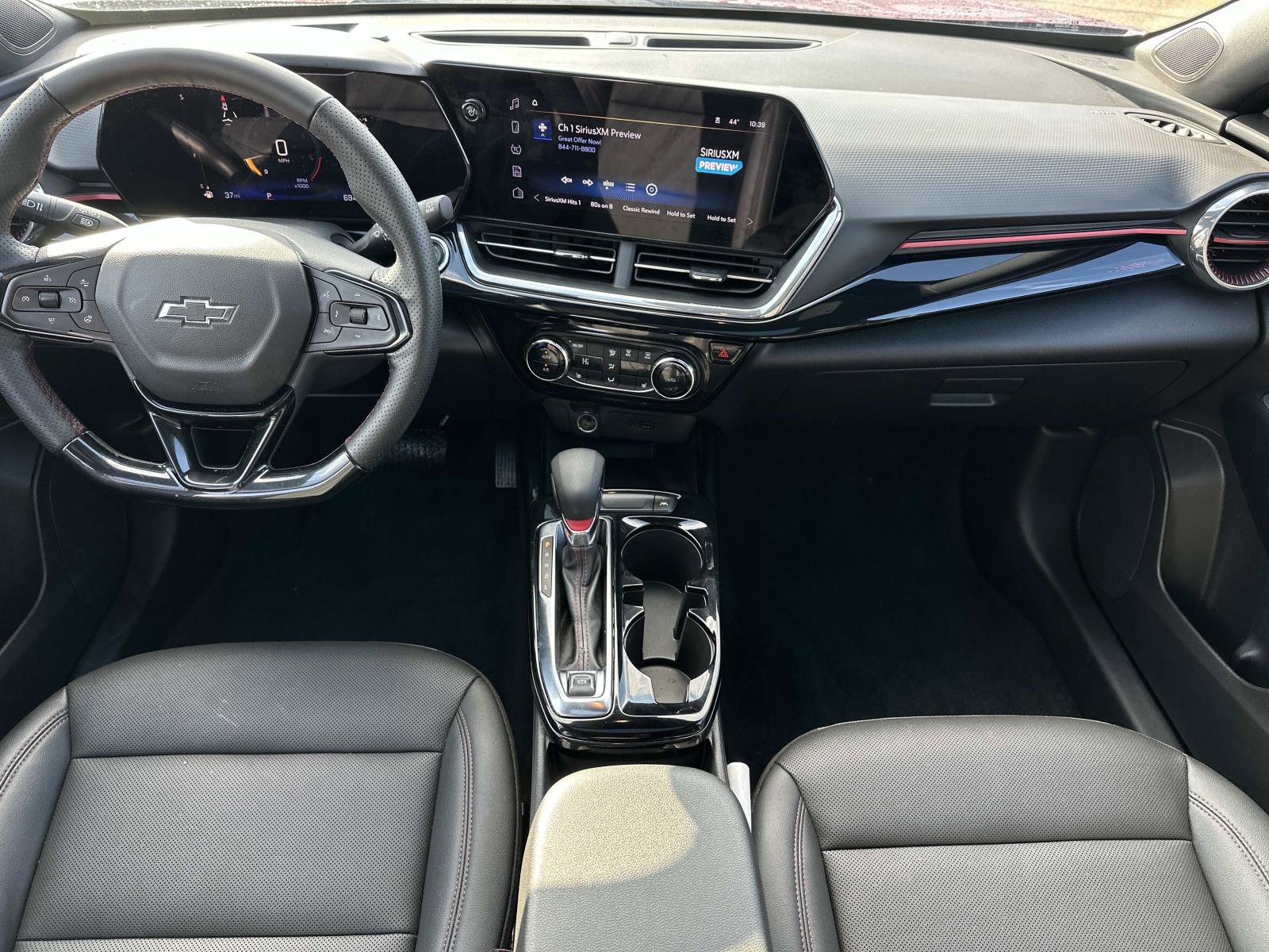 Certified 2025 Chevrolet Trax RS w/ Sunroof Package image 12