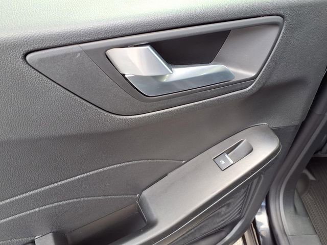 Certified 2025 Ford Escape SE w/ Class II Trailer Tow Package FWD image 19