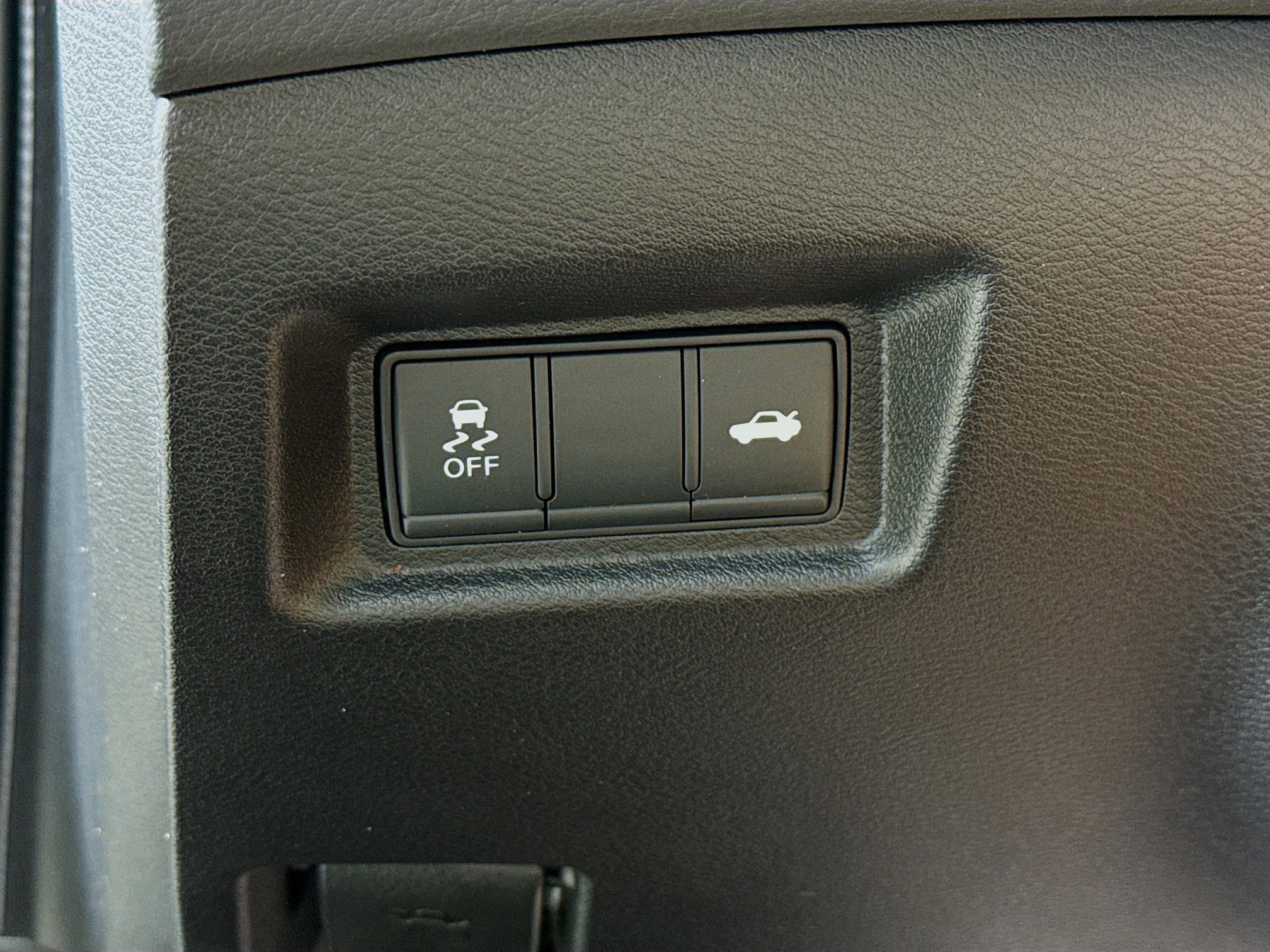 Used 2023 INFINITI Q50 Luxe w/ Cargo Package AWD/4WD image 9