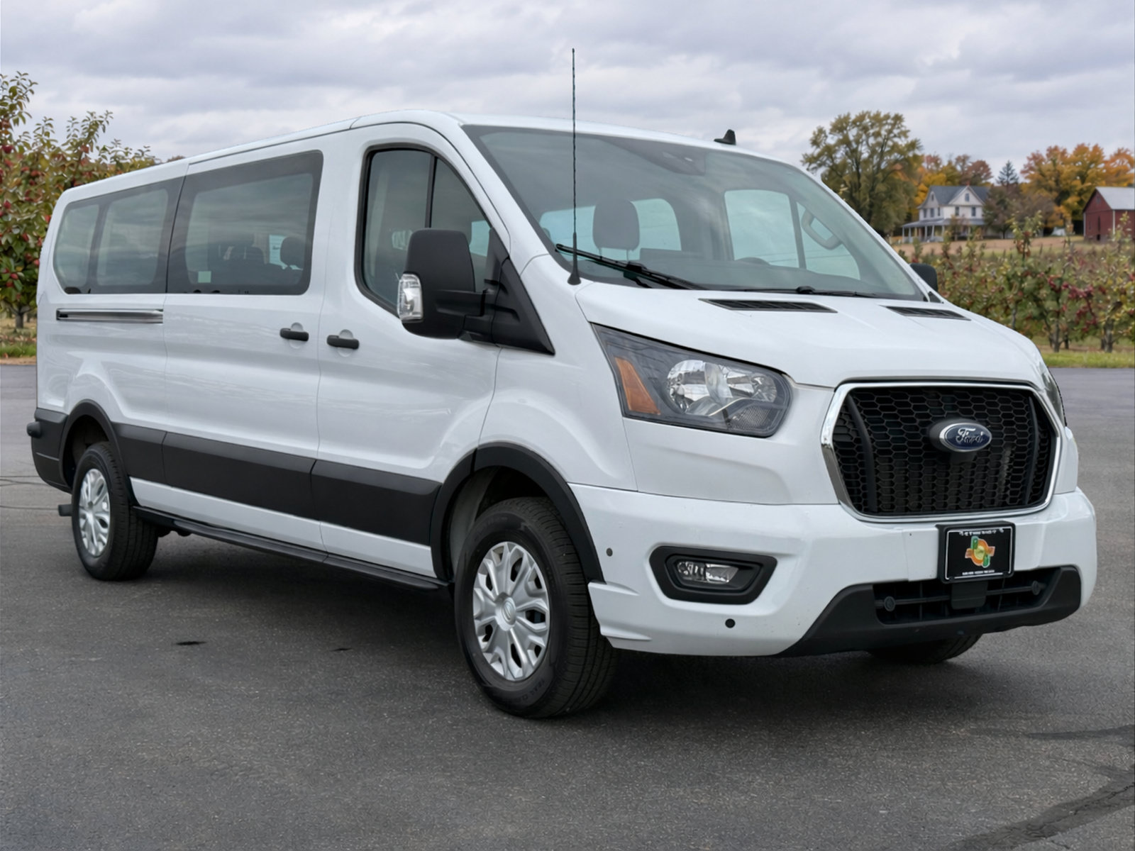 Used 2024 Ford Transit 350 XLT RWD image 2