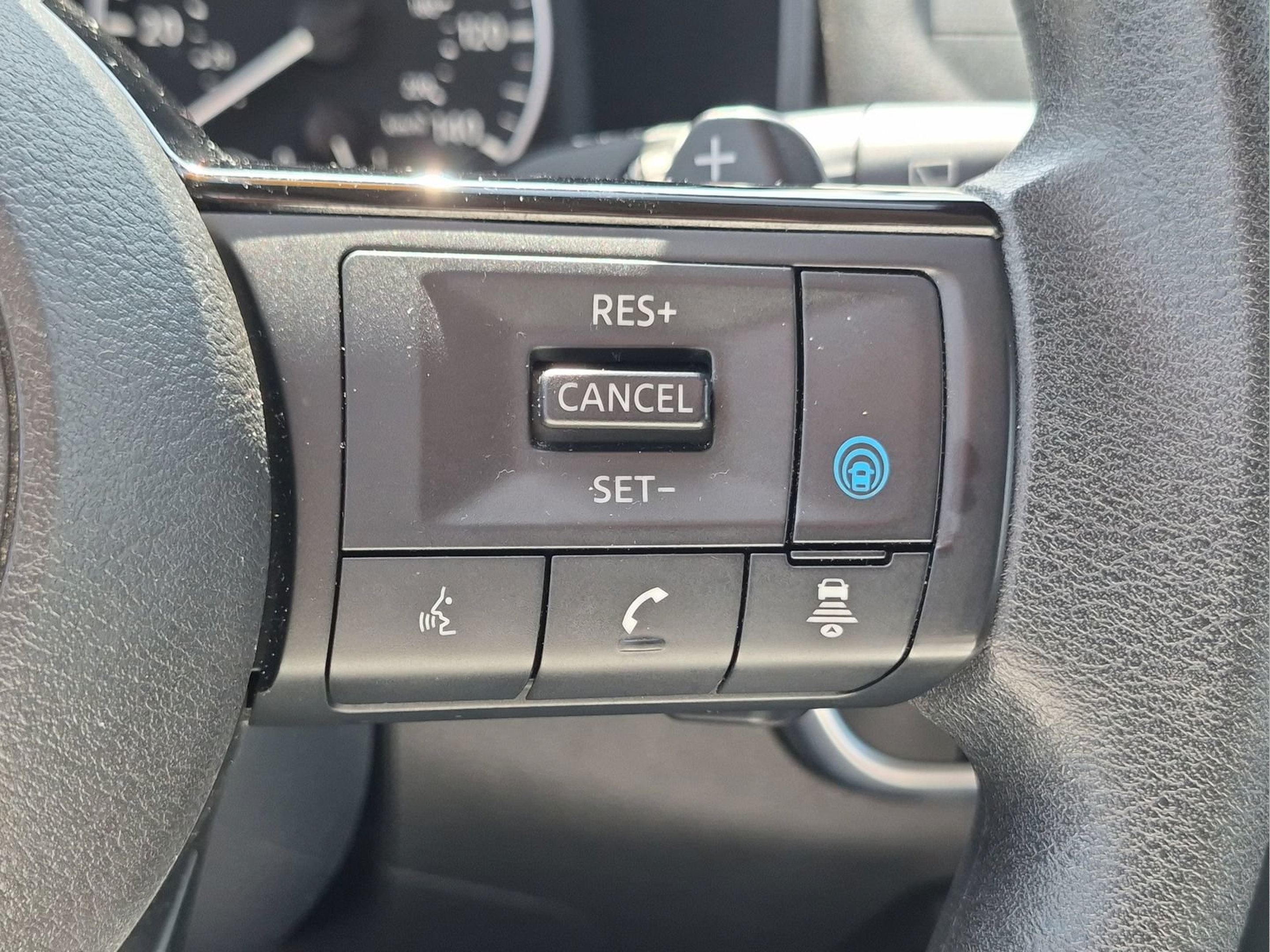 Used 2023 Nissan Rogue SV AWD/4WD image 10