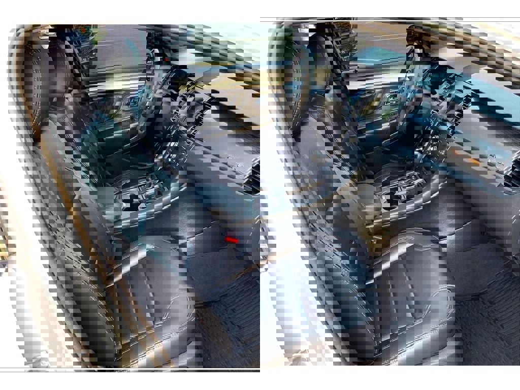 Used 2019 Ford Taurus SEL w/ Equipment Group 201A image 8