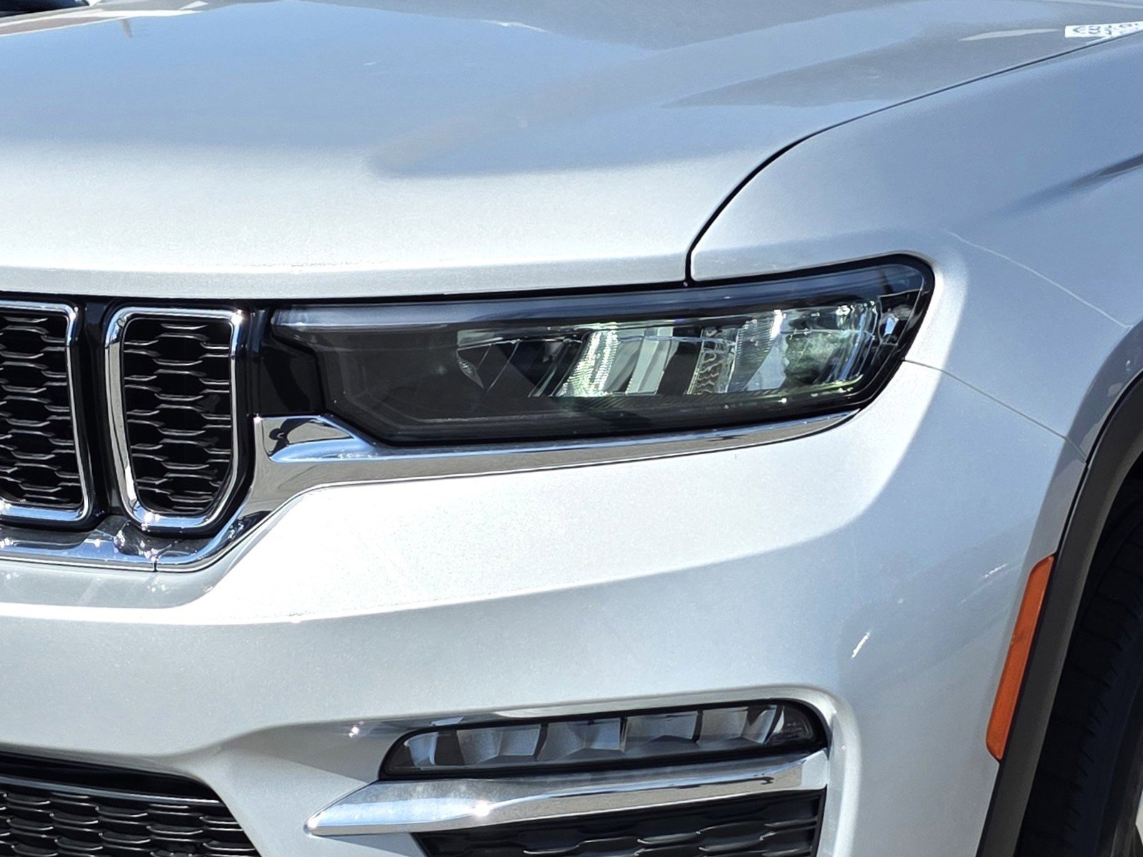 New 2025 Jeep Grand Cherokee Limited image 8