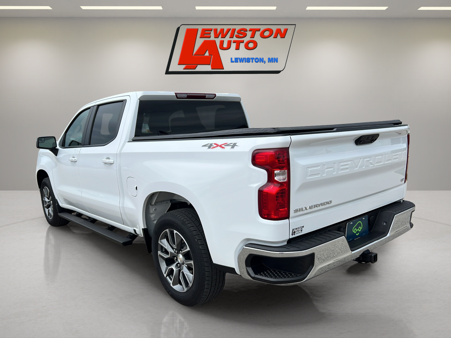 Certified 2024 Chevrolet Silverado 1500 LT AWD/4WD image 11