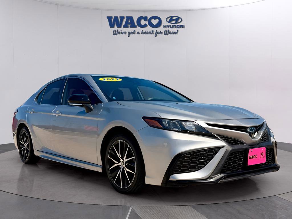 Used 2022 Toyota Camry SE image 3